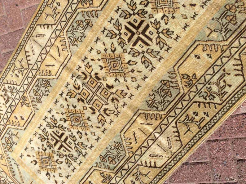 Handmade Turkish Oushak Rug 197cm x 108cm Antique Design