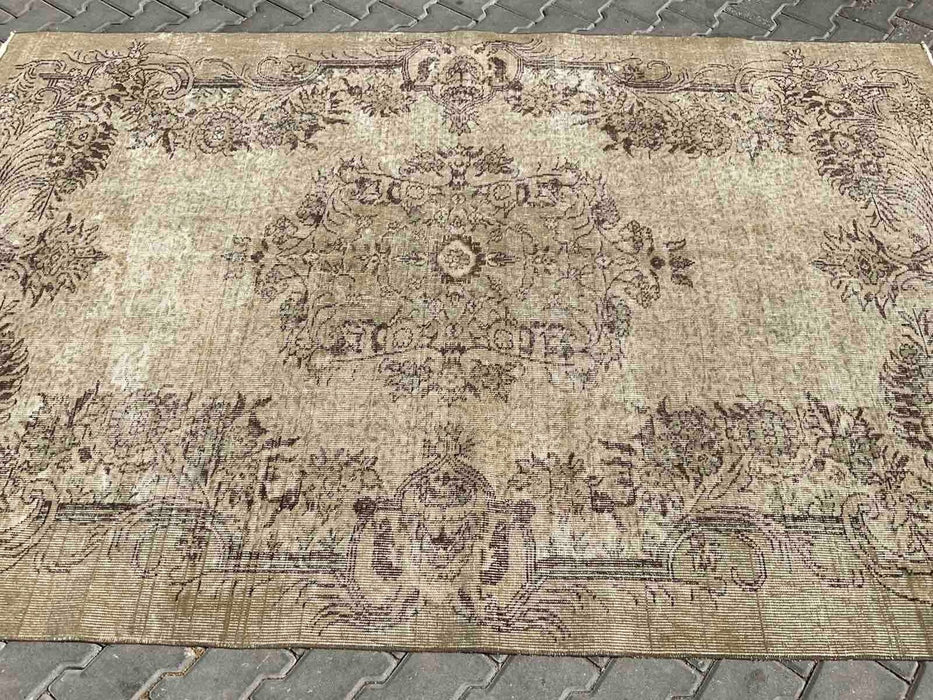 Handmade Turkish Rug 267cm x 172cm Traditional Floral Design