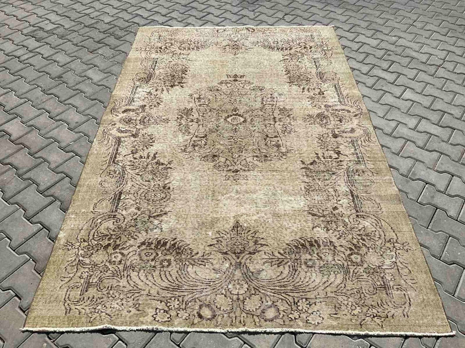 Handmade Turkish Rug 267cm x 172cm Traditional Floral Design