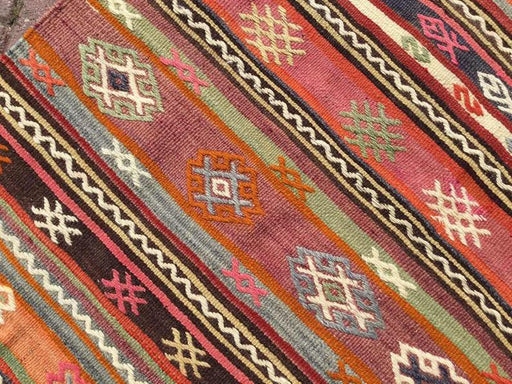 Handmade Vintage Kilim Rug 123cm x 91cm Unique Turkish Design