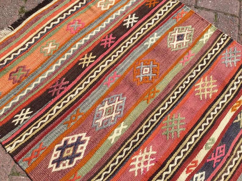 Handmade Vintage Kilim Rug 123cm x 91cm Unique Turkish Design