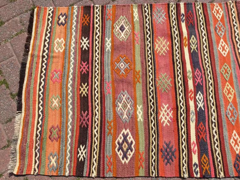 Handmade Vintage Kilim Rug 123cm x 91cm Unique Turkish Design