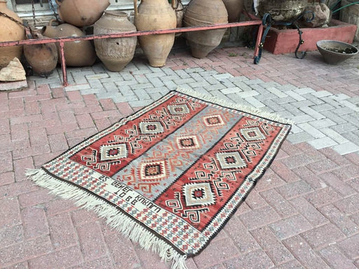 Handmade Vintage Kilim Rug 130cm x 101cm Unique Design