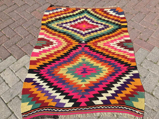 Handmade Vintage Kilim Rug 130cm x 97cm Wool