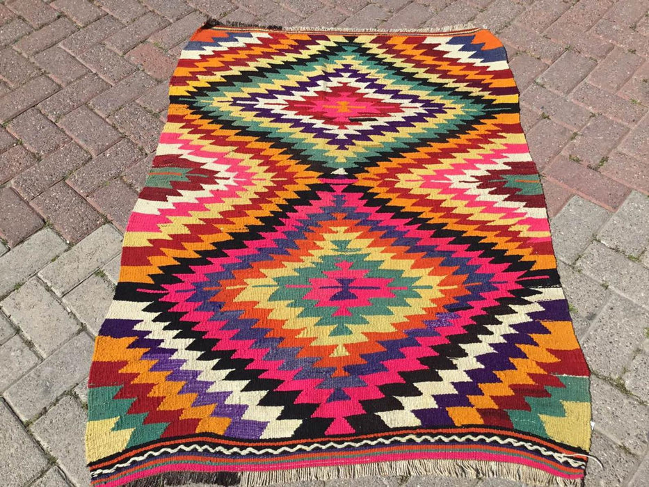 Handmade Vintage Kilim Rug 130cm x 97cm Wool
