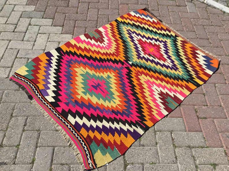Handmade Vintage Kilim Rug 130cm x 97cm Wool