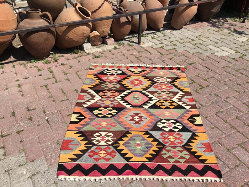 Handgemaakt vintage kelimtapijt 131 cm x 96 cm uniek ontwerp