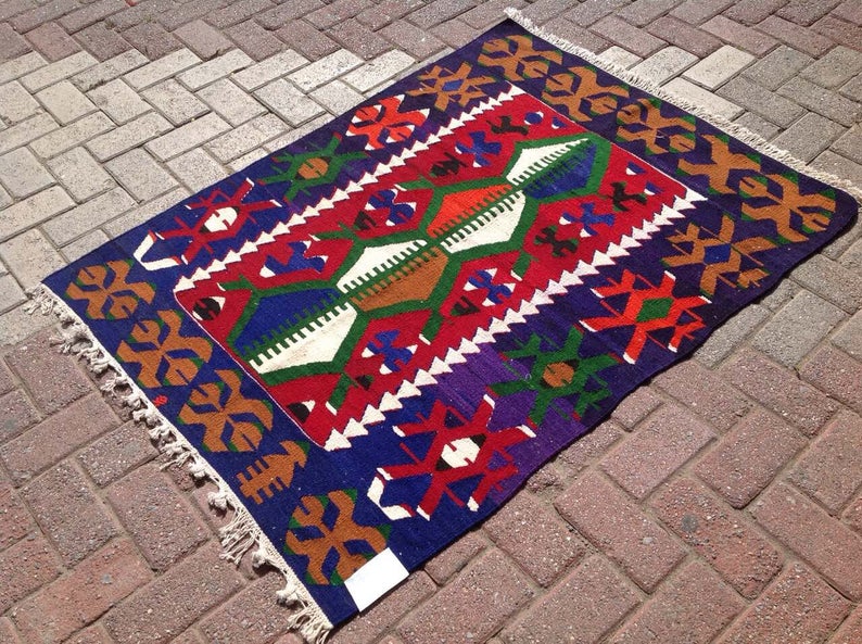 Handgemaakt Vintage Kelim-tapijt 134 cm x 99 cm Uniek Turks ontwerp