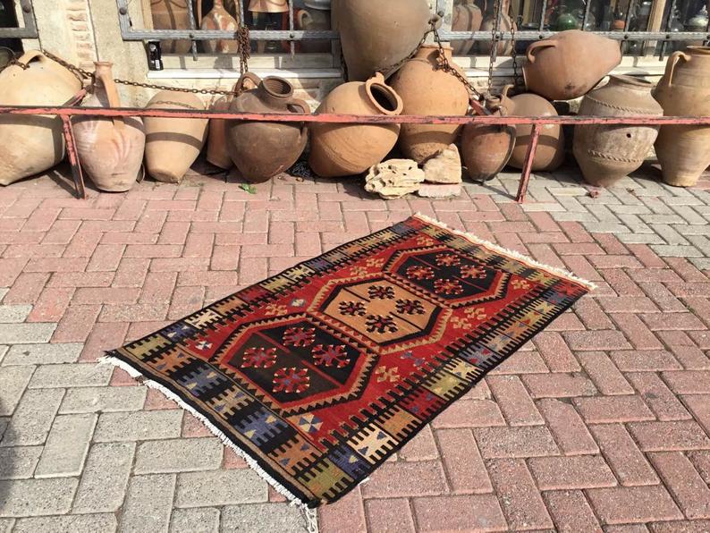 Handmade Vintage Kilim Rug 137cm x 81cm Unique Design