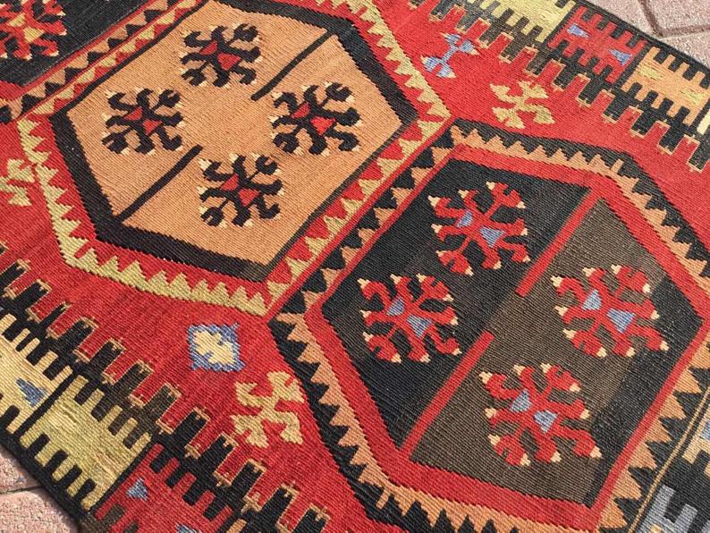 Handmade Vintage Kilim Rug 137cm x 81cm Unique Design