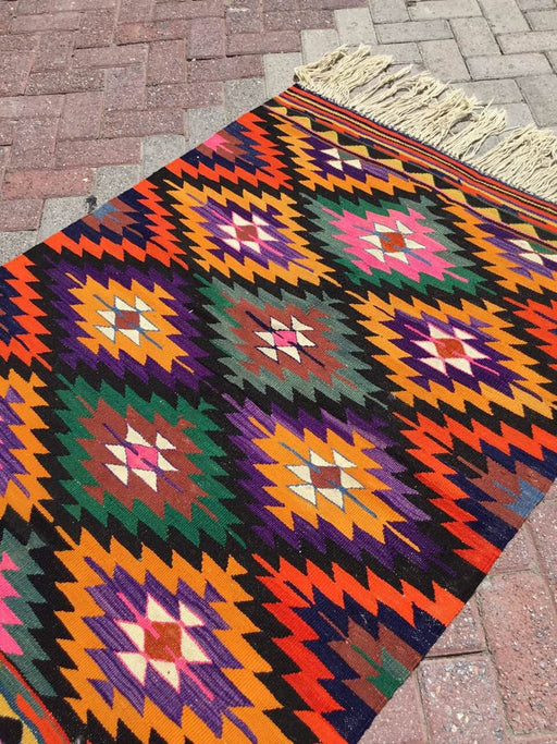 Handgemaakt vintage kelimkleed 138 cm x 104 cm Centraal-Turkije