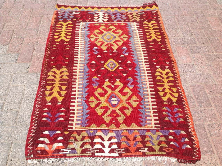 Handmade Vintage Kilim Rug 144cm x 99cm Unique Design