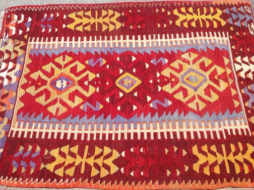 Handmade Vintage Kilim Rug 144cm x 99cm Unique Design