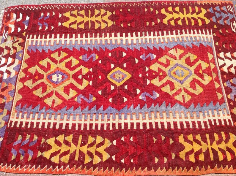 Handmade Vintage Kilim Rug 144cm x 99cm Unique Design
