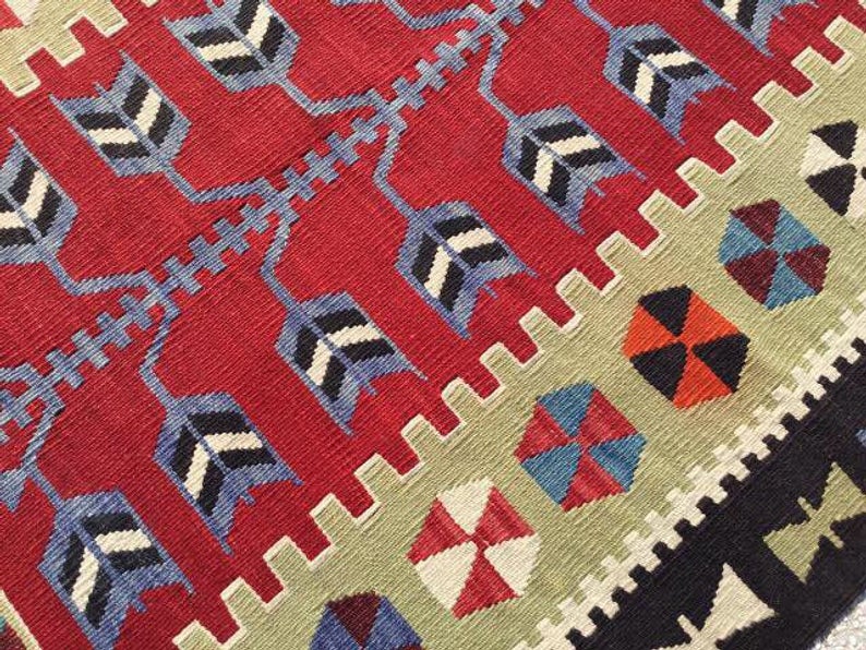 Handmade Vintage Kilim Rug 145 cm x 100 cm Unique Design