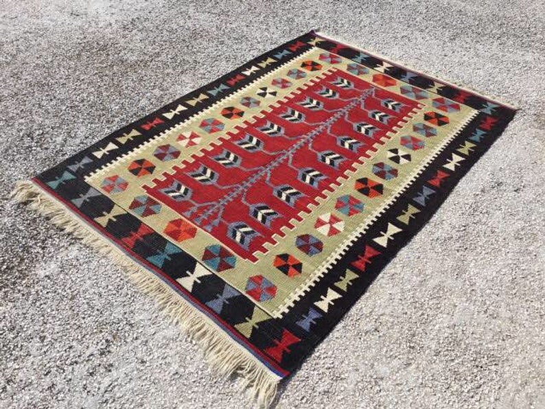 Handmade Vintage Kilim Rug 145 cm x 100 cm Unique Design