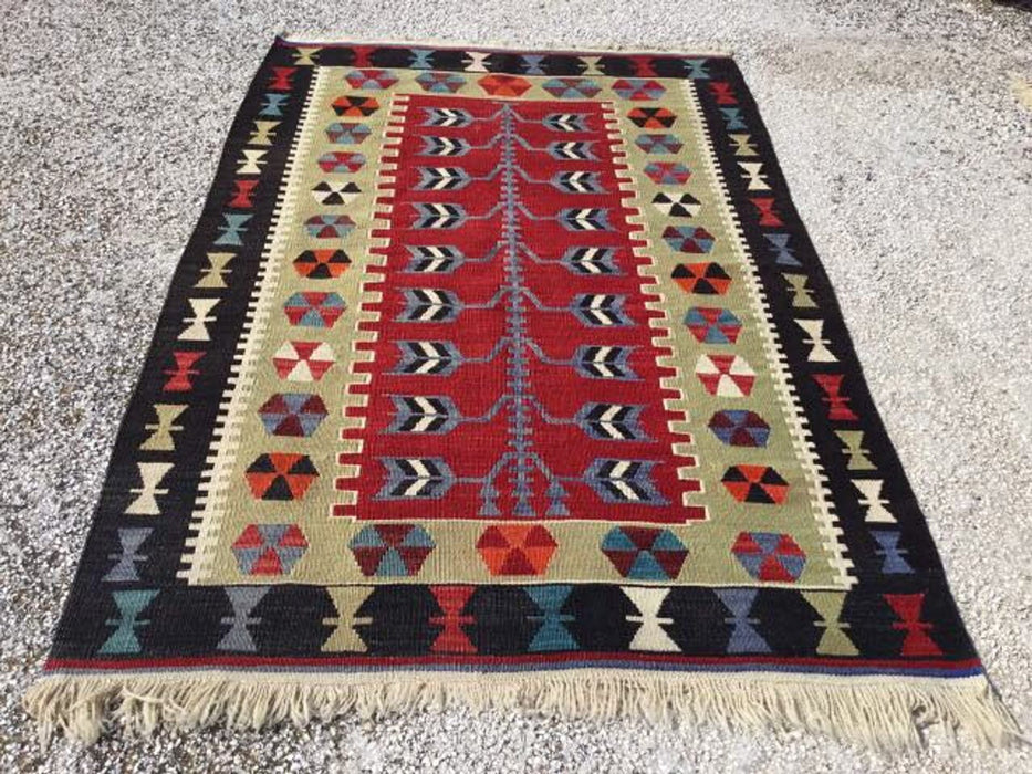 Handmade Vintage Kilim Rug 145 cm x 100 cm Unique Design