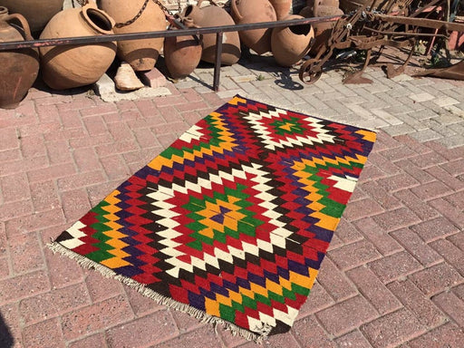 Handmade Vintage Kilim Rug 147cm x 89cm from Turkey