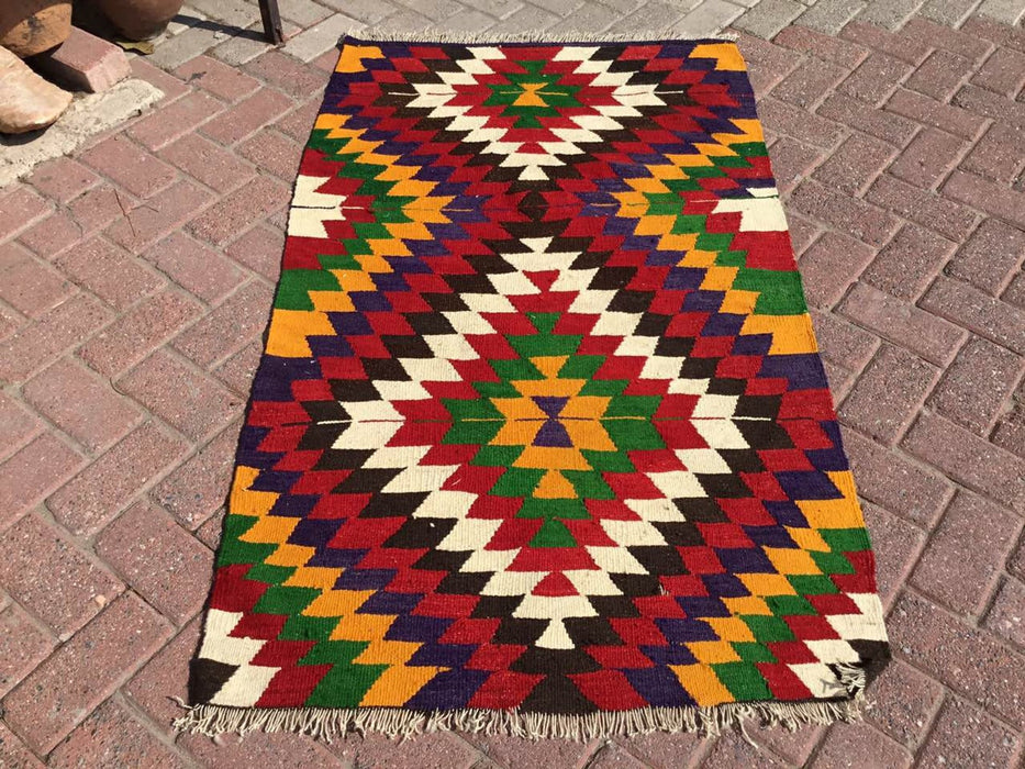 Handmade Vintage Kilim Rug 147cm x 89cm from Turkey