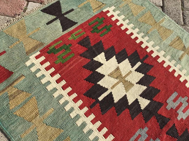 Handmade Vintage Kilim Rug 155cm x 110cm Unique Design
