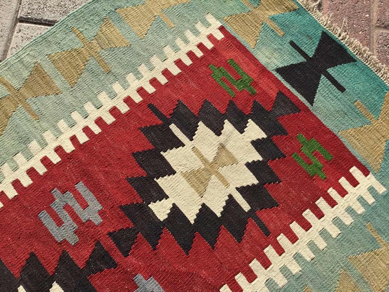 Handmade Vintage Kilim Rug 155cm x 110cm Unique Design