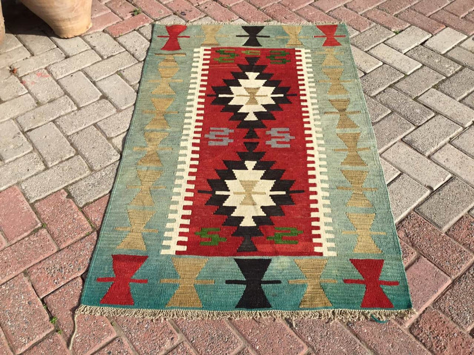 Handmade Vintage Kilim Rug 155cm x 110cm Unique Design