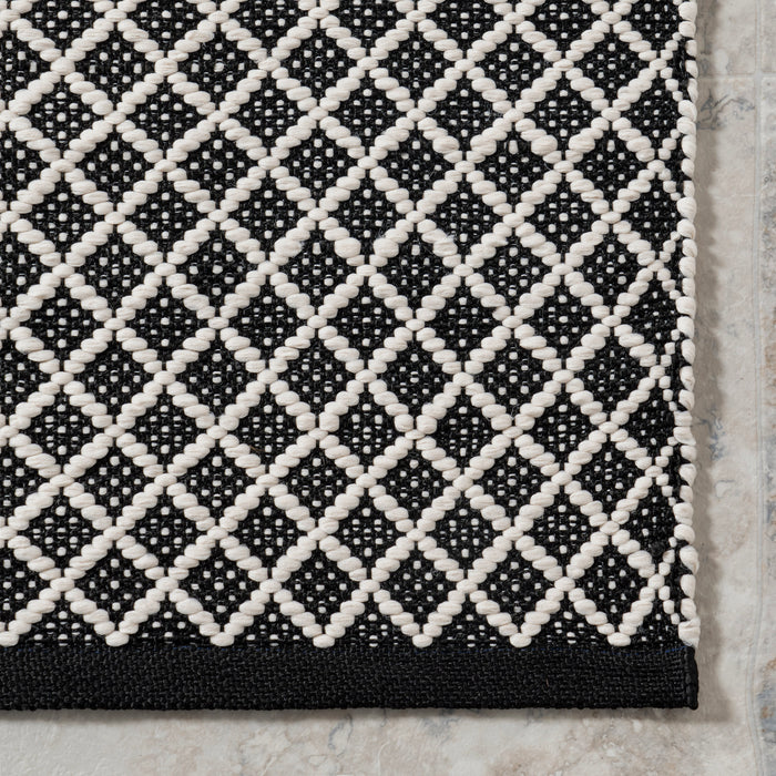 Handwoven Black Indoor Outdoor Area Rug 150x240 cm