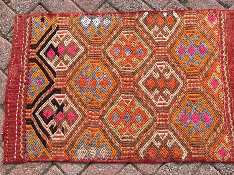 Käsinkudottu oranssi Tribal Kilim -matto 89cm x 58cm Vintage