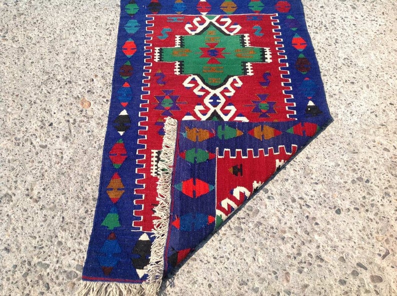 Handwoven Vintage Kilim Rug 127cm x 81cm Wool Unique Design