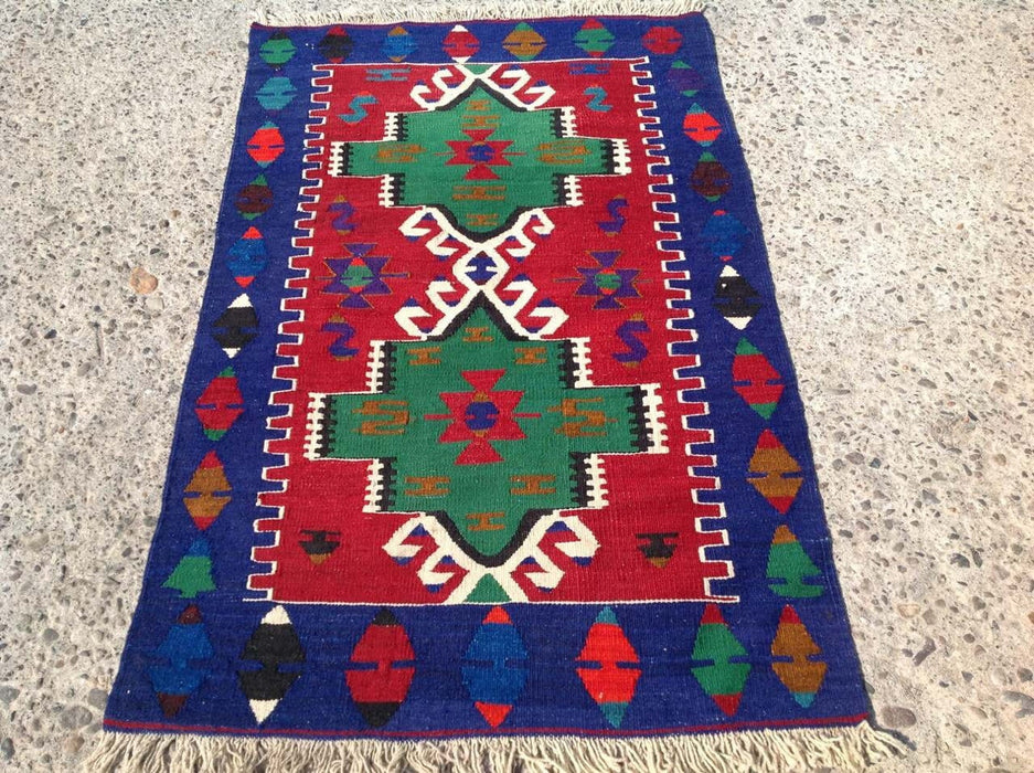 Handwoven Vintage Kilim Rug 127cm x 81cm Wool Unique Design