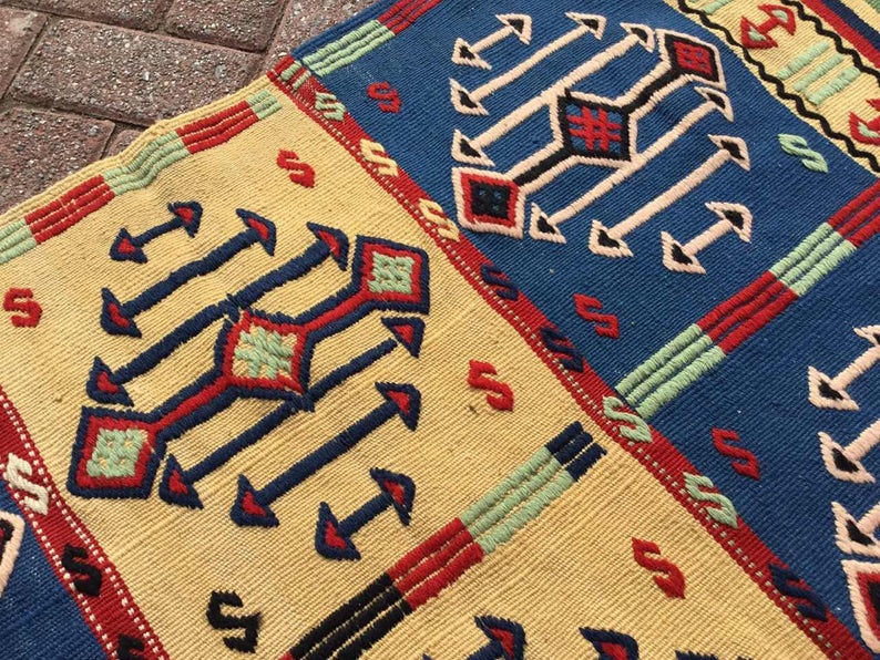 Handwoven Vintage Kilim Rug 130cm x 84cm Unique Design