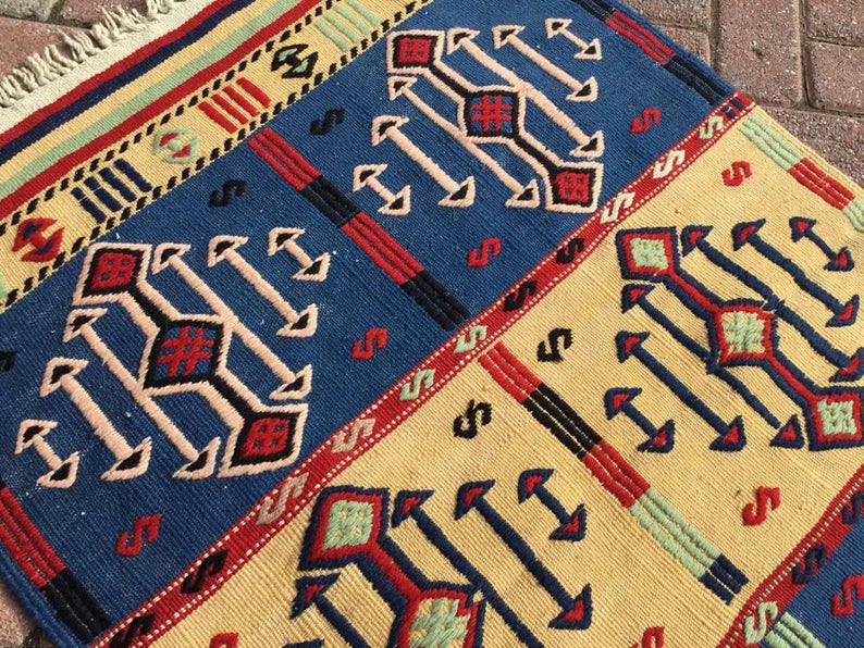 Handwoven Vintage Kilim Rug 130cm x 84cm Unique Design
