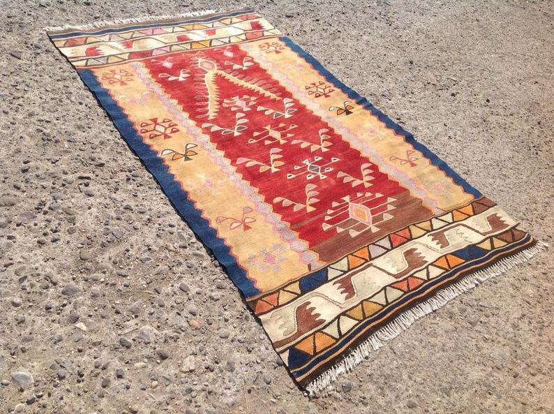 Handwoven Vintage Kilim Rug 180cm x 111cm Unique Design