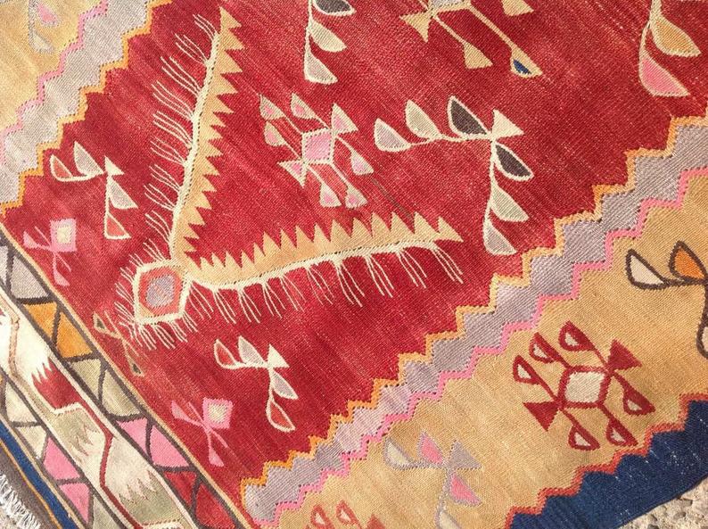 Handwoven Vintage Kilim Rug 180cm x 111cm Unique Design