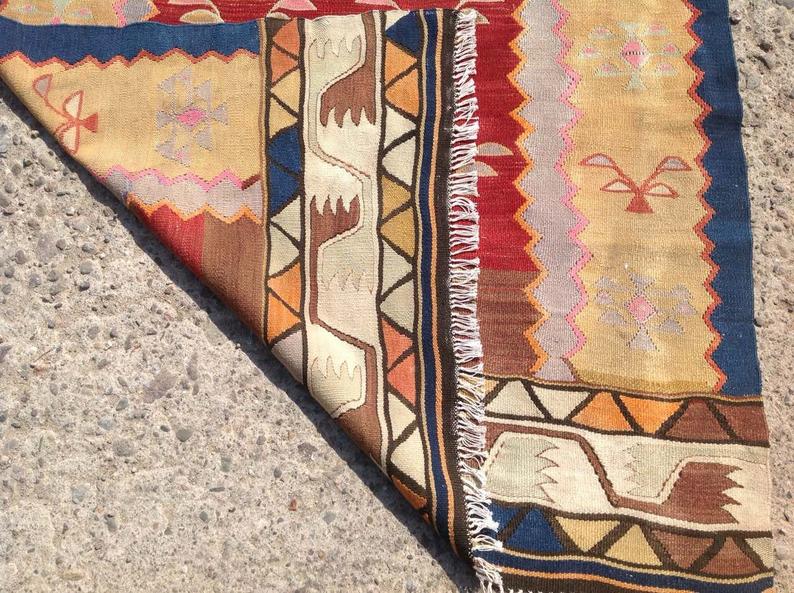 Handwoven Vintage Kilim Rug 180cm x 111cm Unique Design
