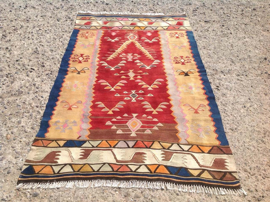 Handwoven Vintage Kilim Rug 180cm x 111cm Unique Design