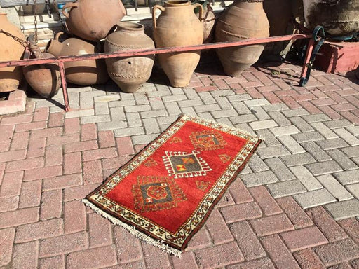 Handwoven Vintage Rug 99 cm x 58 cm from Central Turkey