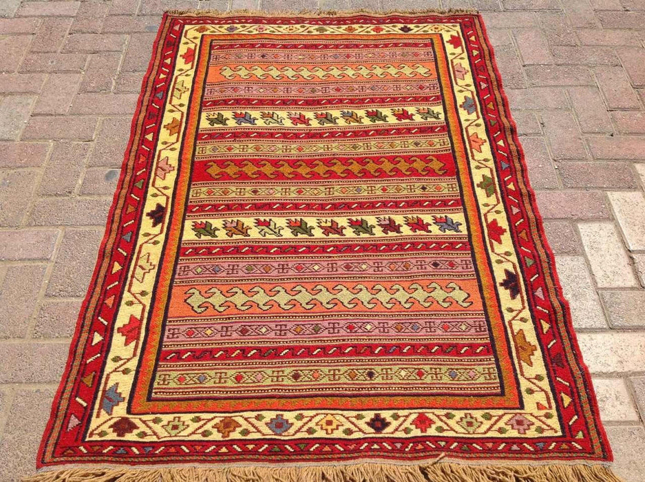 Handwoven Vintage Wool Kilim Rug 147cm x 104cm
