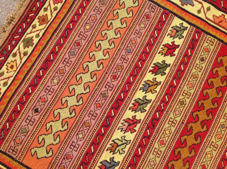 Handwoven Vintage Wool Kilim Rug 147cm x 104cm