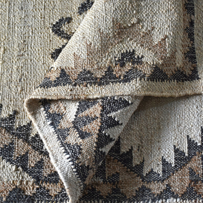 Hemp Hand-Woven Rug for Indoor and Outdoor Durability