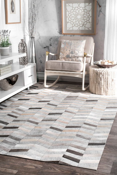 Herringbone Cowhide Area Rug 160x230 cm Silver