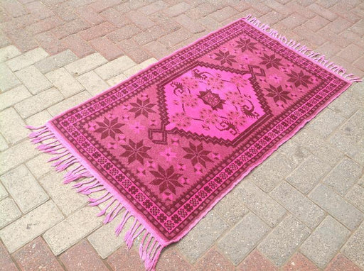 Felroze handgemaakt vintage vloerkleed 130 x 76 cm uit Turkije