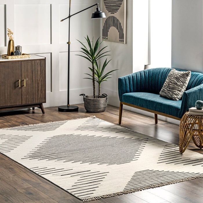 Indie Ivory Tasseled Area Rug 150x240 cm