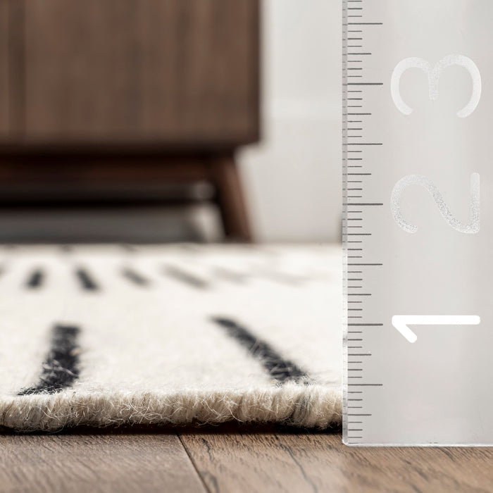 Indie Ivory Tasseled Area Rug 152x91 cm