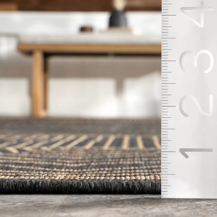 Indoor Outdoor Dark Grey Area Rug 152 cm