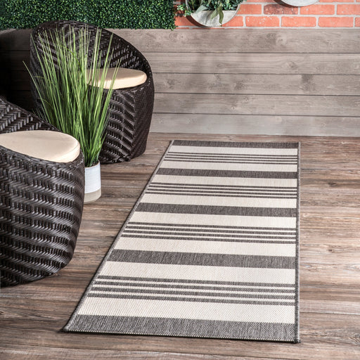 Indoor Outdoor Striped Rug Light Grey 120x180 cm