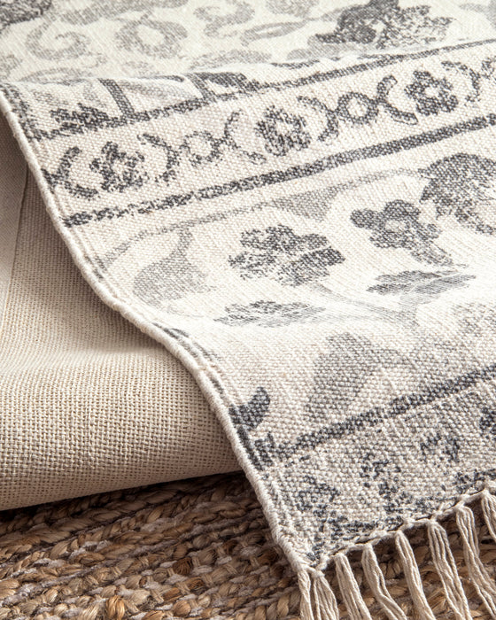 Intricate Grey Area Rug for Bohemian and Farmhouse Decor