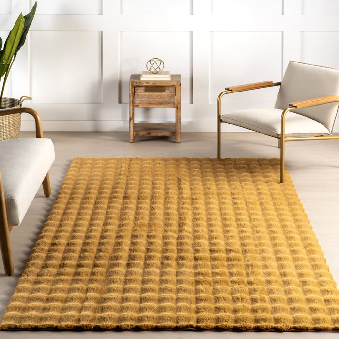 Ivana Gold Checkered Plush Cloud Washable Area Rug