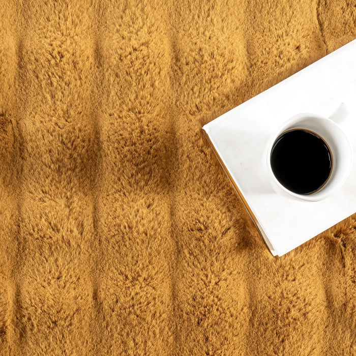 Ivana Gold Checkered Plush Cloud Washable Area Rug