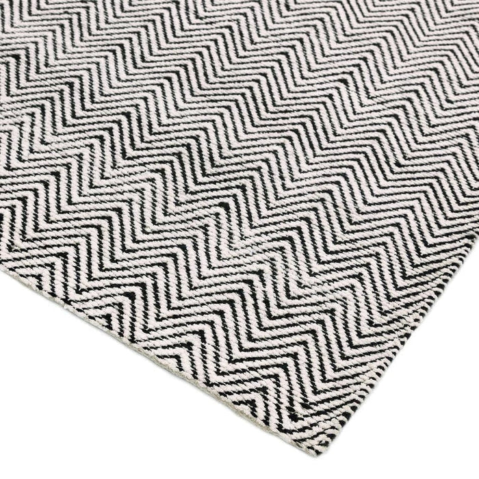 Ives Modern Geometric Chevron Zigzag Hand-Woven Jute&Cotton Durable Textured Soft-Touch Flatweave Black/White Runner